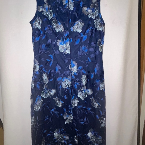 White House Black Market Sheath Dress Fully Embroidered Floral Navy Blue 14 NWT - Picture 5 of 14